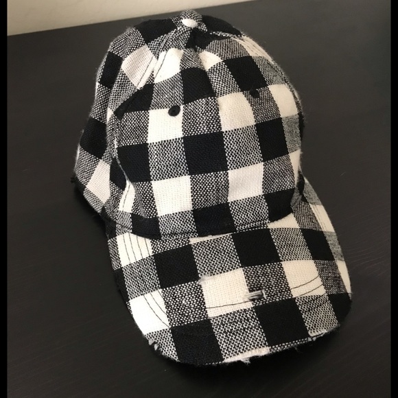 Jessica Simpson Accessories - Black & White Distressed Gingham Hat